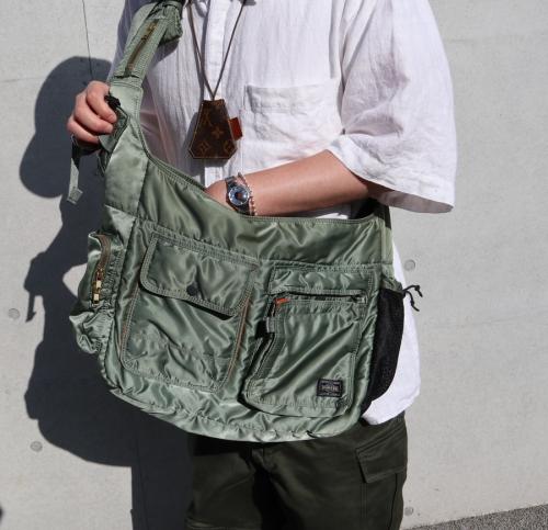 ヘッドポーターのMORE ABOUT LESS モアアバウトレス