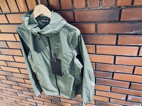 パッカブルのパーカー