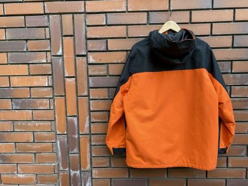 ワコマリアのパーカー