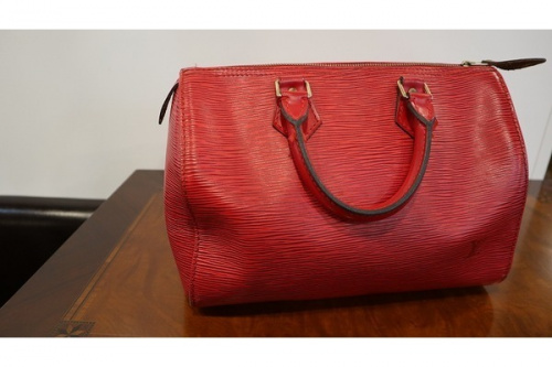 ラグジュアリーブランドのLOUIS VUITTON 　