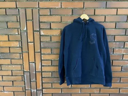 SUPREMEのシュプリーム