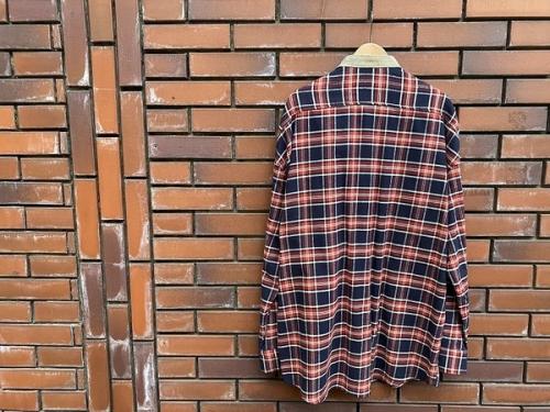 レイドバックのシャツ