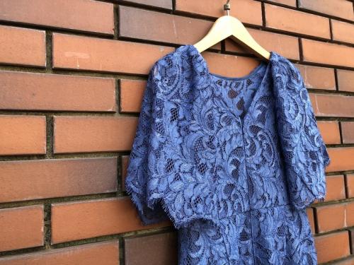 コードレースフレアスリーブワンピースのレディース