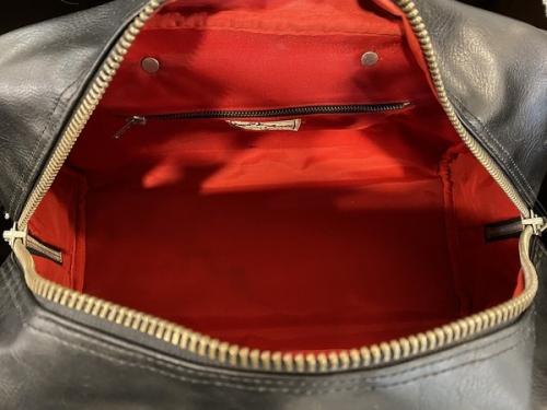 ルイスレザースのバッグ