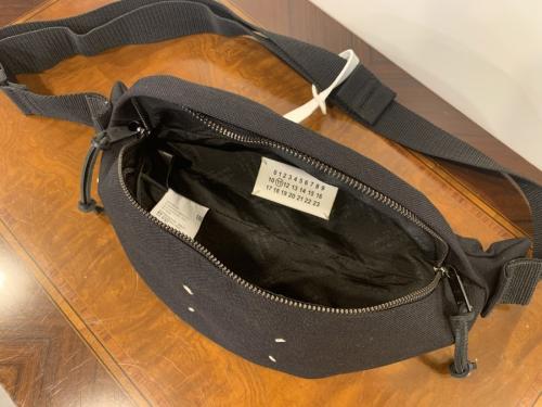 クロスボディバッグの方南町