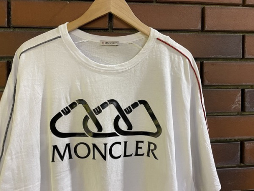 インポートブランドのMONCLER