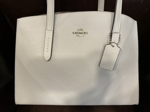 ラグジュアリーブランドのcoach