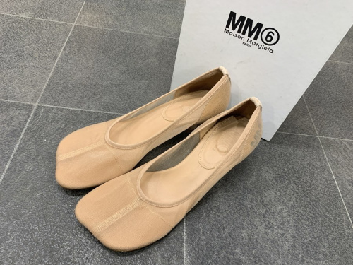 インポートブランドのNEW BALANCE