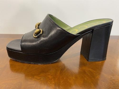 サンダルのレディース