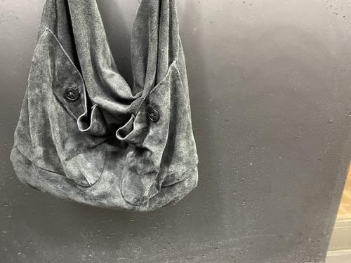 アンドゥムルメステールのバッグ