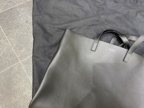 インポートブランドのSaint Laurent Paris