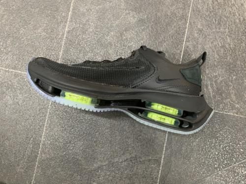 ナイキのWMNS ZOOM DOUBLE STACK