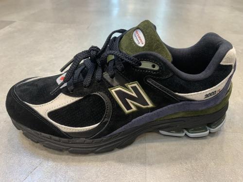 ニューバランスのML2002R9