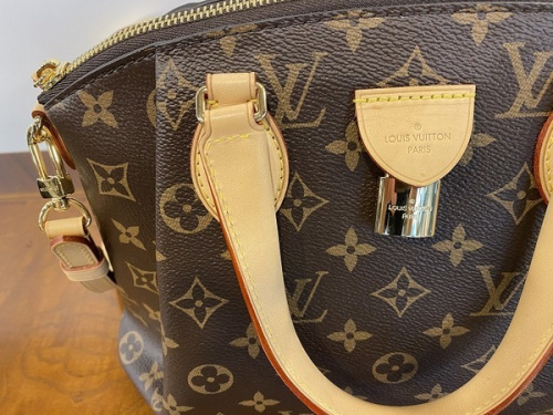 ラグジュアリーブランドのLOUIS VUITTON