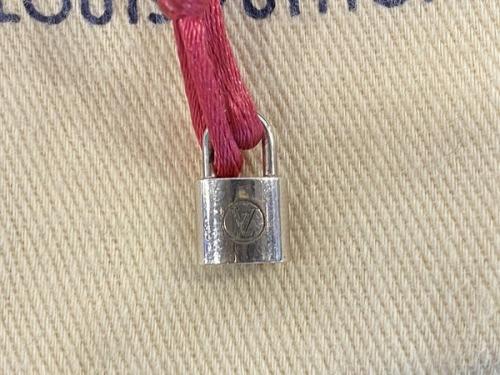 LOUIS VUITTONのルイ ヴィトン