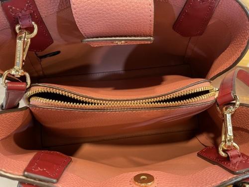 マイケルコースのバッグ