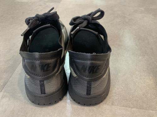 スニーカーアイテム【COMME des GARCONS × NIKE