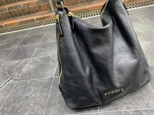 インポートブランドのGIVENCHY