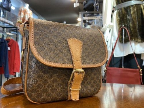 ラグジュアリーブランドのCELINE