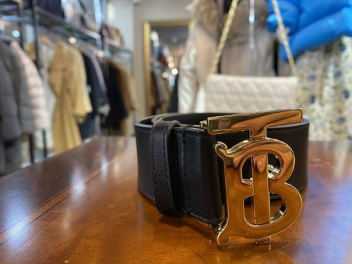 インポートブランドのBURBERRY