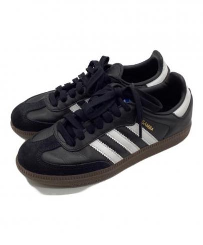 「スニーカーのadidas 」