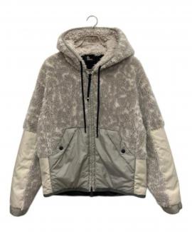 「ラグジュアリーブランドのMONCLER GRENOBLE 」