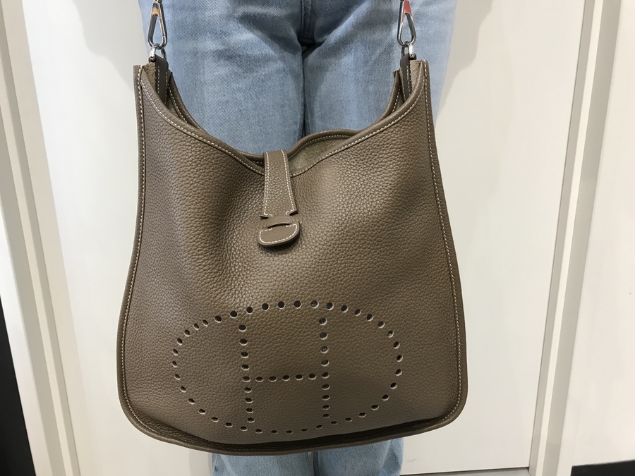 HERMES/エルメス】希少カラーのショルダーバッグ HERMES/エルメス】希少カラーのショルダーバッグ