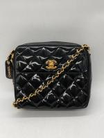 CHANEL（シャネル）不朽のアイコン「チェーンショルダーバッグ