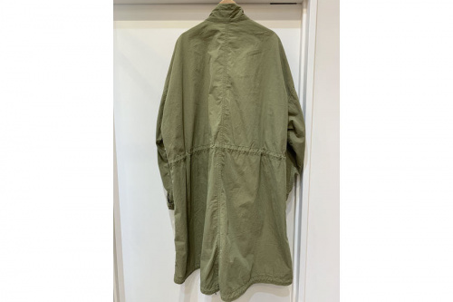 プラージュのアーミーコート