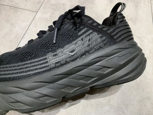 ホカ オネオネのボンダイ６