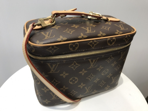 ルイ ヴィトン のバッグ