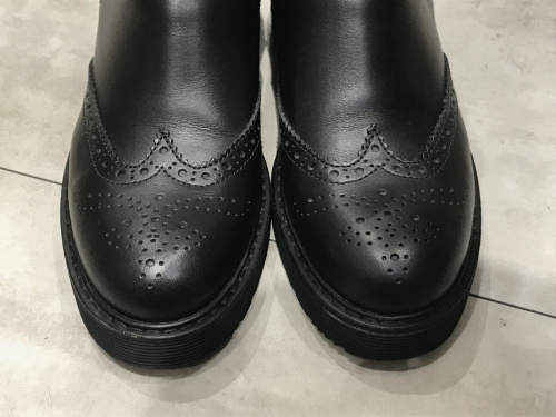 プラダのサイドゴアブーツ