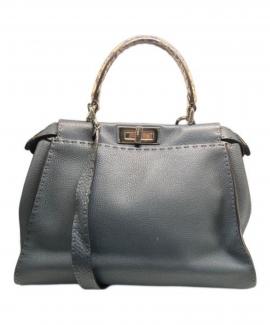 「ラグジュアリーブランドのFENDI 」