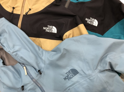 「アウトドアブランドのTHE NORTH FACE 」