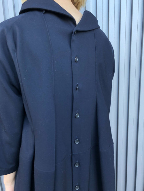 コムデギャルソンのウィメンズ系ブランド【tricot COMME des コムデギャルソンのウィメンズ系ブランド【tricot COMME des