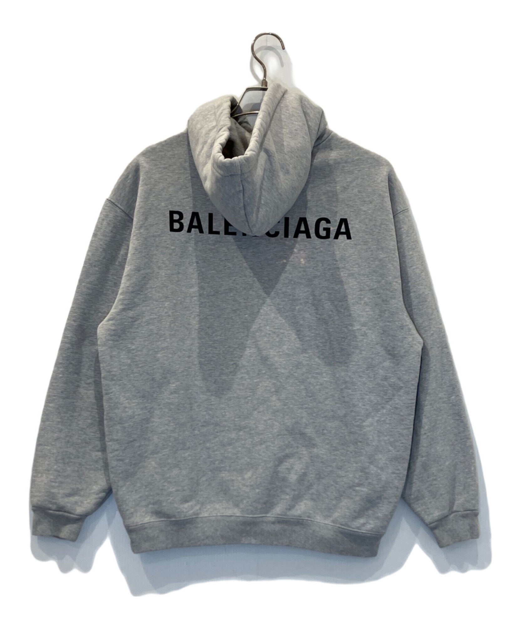【正規品】BALENCIAGA バックロゴパッチ スウェット グレー サイズL バックロゴスウェットプルオーバーパーカー | 後ろ姿で語る洗練された