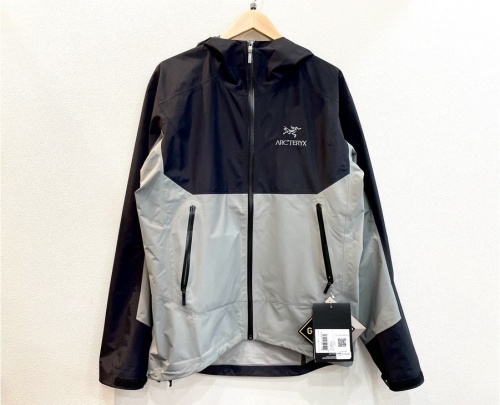 アークテリクスのマウンテンパーカー