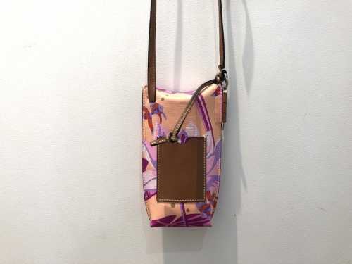 ラグジュアリーブランドのLOEWE