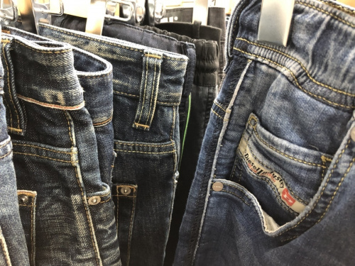 ディーゼルのジョグジーンズ