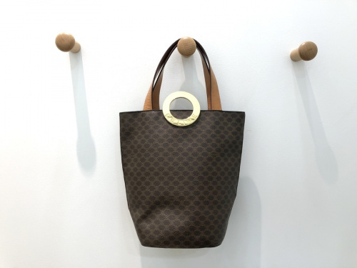 ラグジュアリーブランドのCELINE