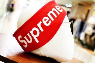 「 SUPREME 」