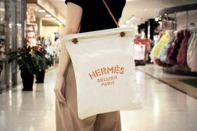 「 HERMES 」