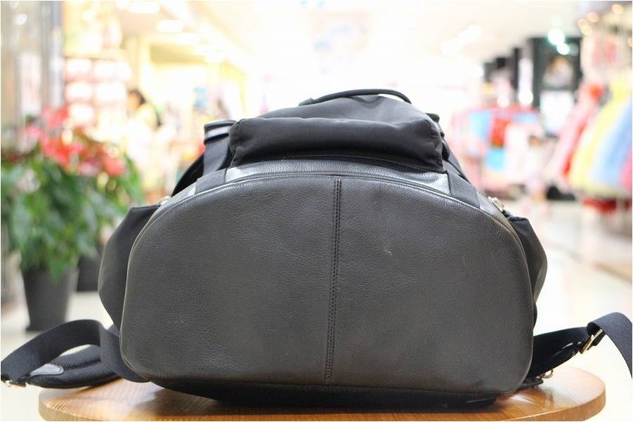 PRADAリュックにも似たバックパック・・・意外なあのメーカー PRADAリュックにも似たバックパック・・・意外なあのメーカー