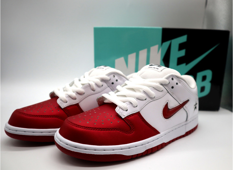 2足【30cm】Supreme®/Nike® SB Dunk Low