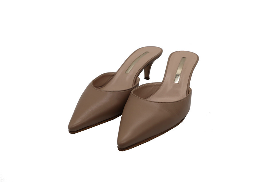 BRENTA/ブレンタ】より、 ポインテッド トゥミュールを買取入荷致し