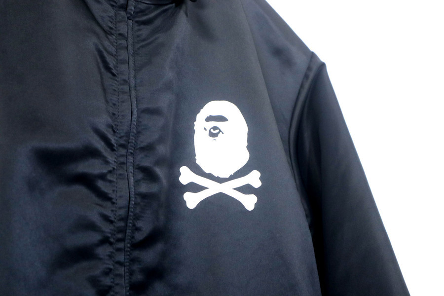 A BATHING APE/エイプ】より、クロスボーンナイロンジャケットを