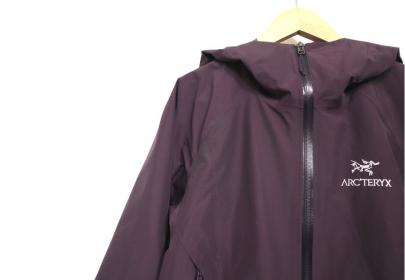 「アウトドアブランドのARC'TERYX 」