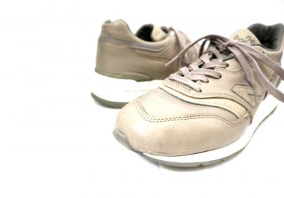 「スニーカーのNEW BALANCE 」