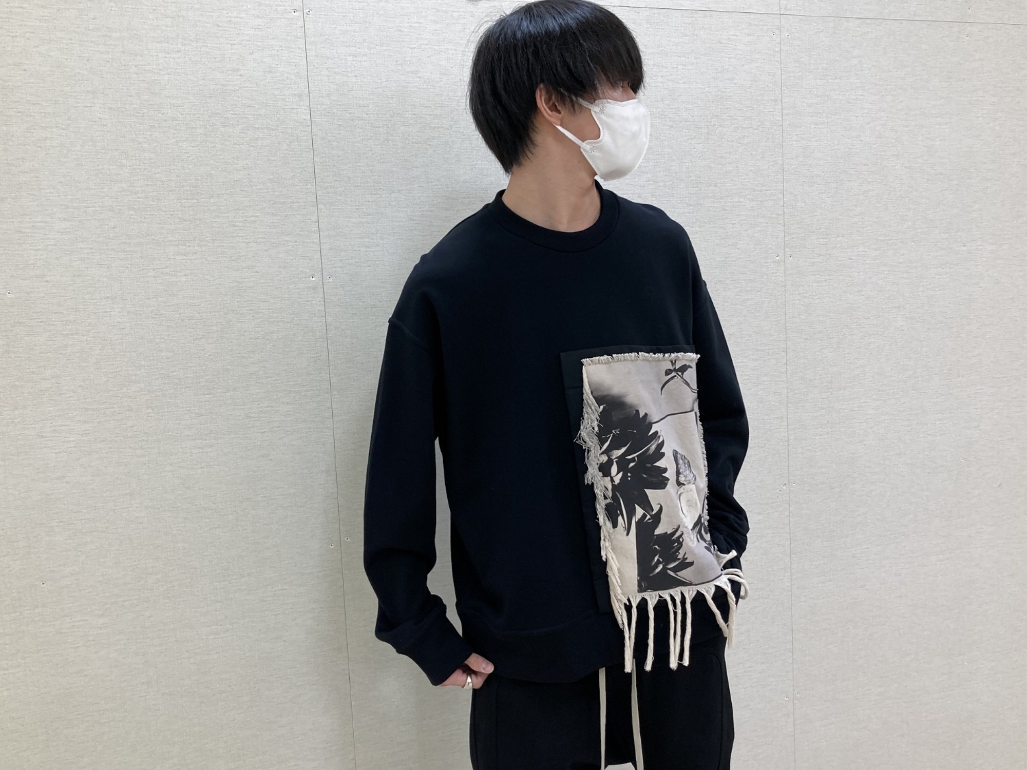 正規店買付【JIL SANDER】ロゴ パッチ ブラック スウェット 大人気ファッションブランド【JIL SANDER / ジルサンダー 】より