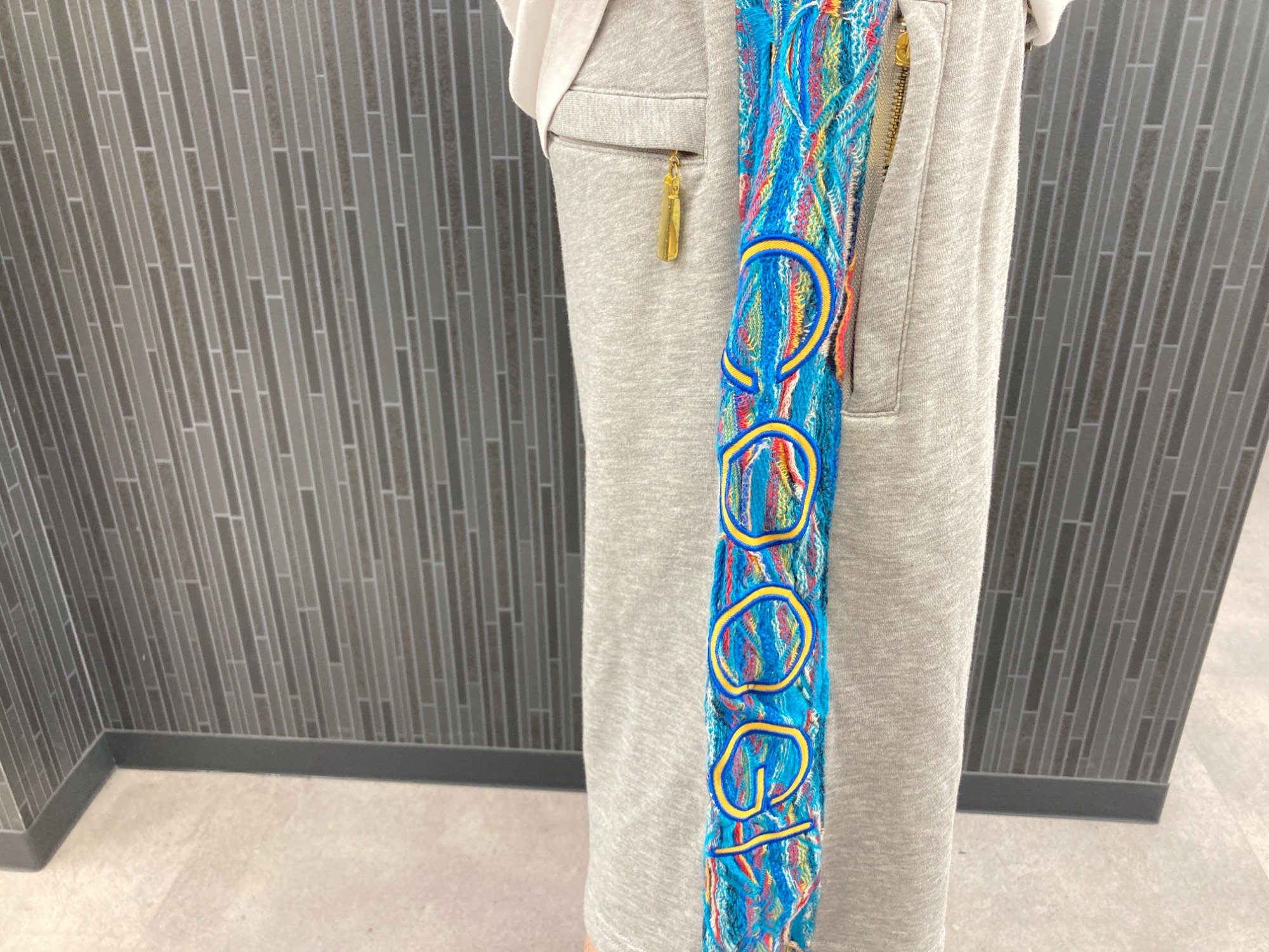 ヴィンテージアイテム【COOGI/クージー】より3Dニット切り替え